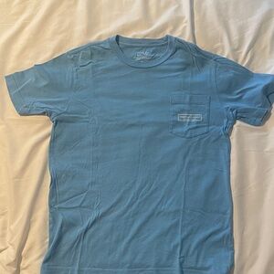 VINEYARD VINES shirt sleeved t-shirt for boys in size medium (12-14)